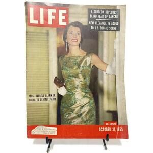 Life Magazine October 31 1955 US Navy Unveils First Midget Mine-Laying Submarine